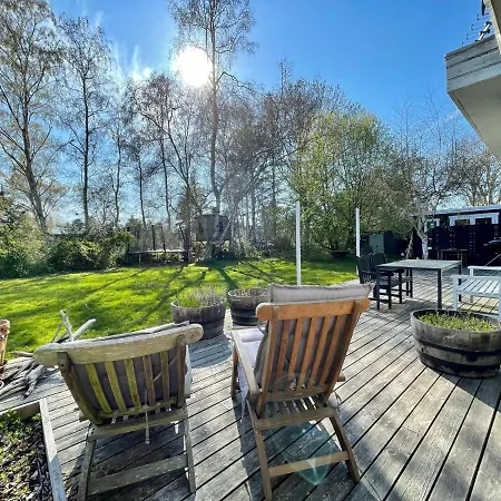 Majas Sommerhus 250 M. Fra Stranden Сasa de vacaciones *